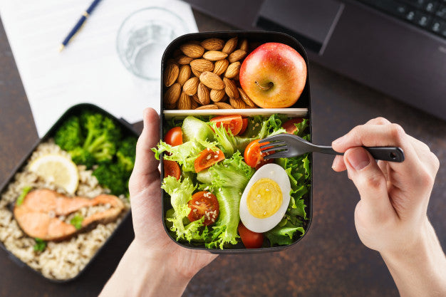 Como  regresar al trabajo con una dieta saludable